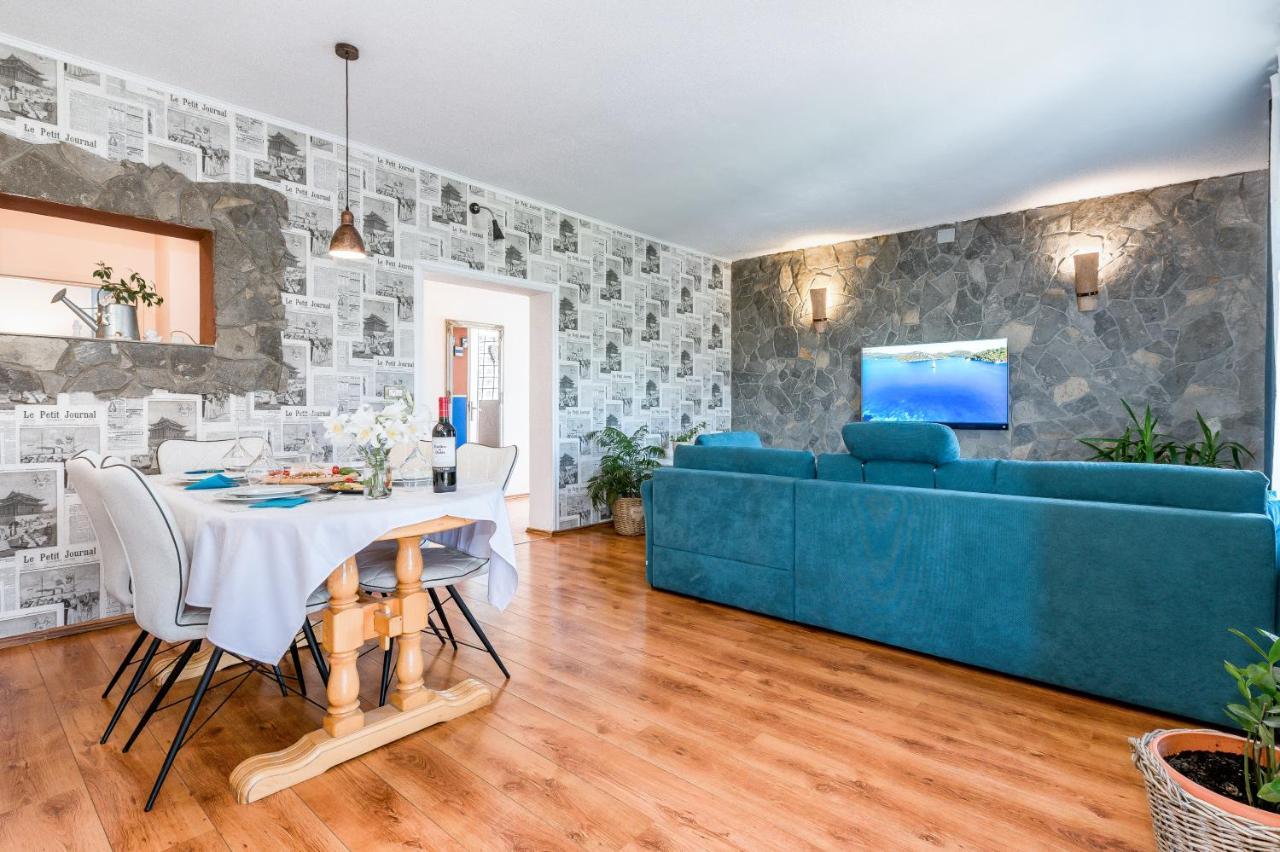 Apartment Vice シベニク エクステリア 写真